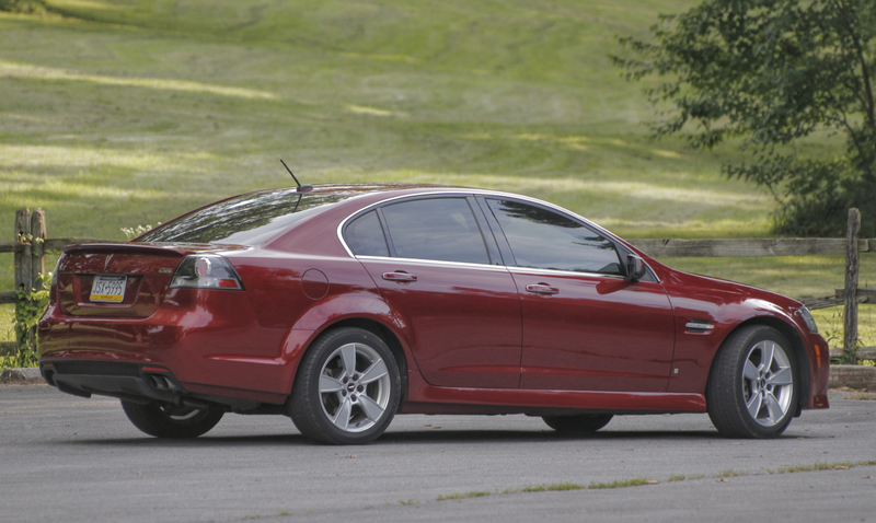 Illustration for article titled Your relatively average G8 GT wallpaper is here.
